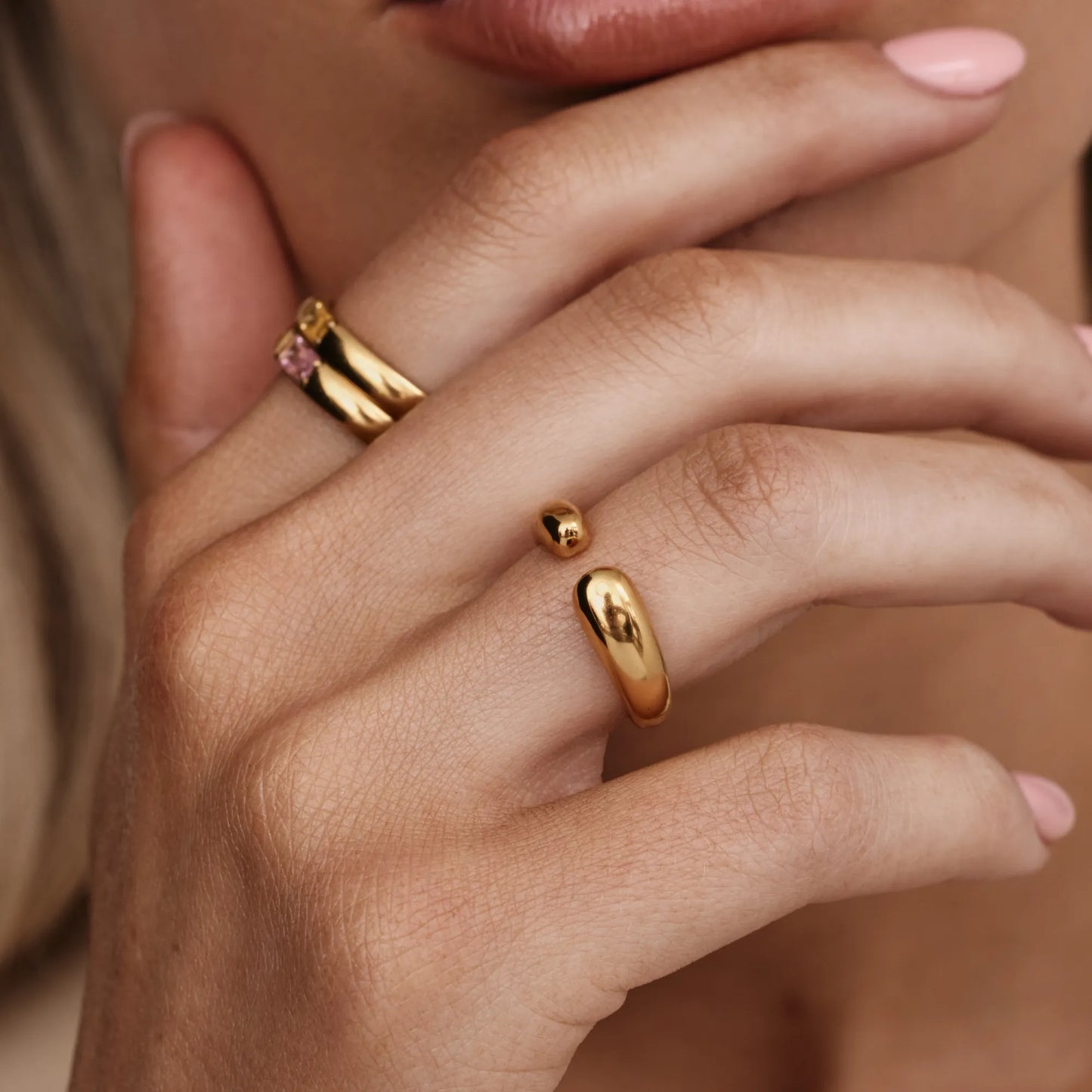Anillo de forma abierta