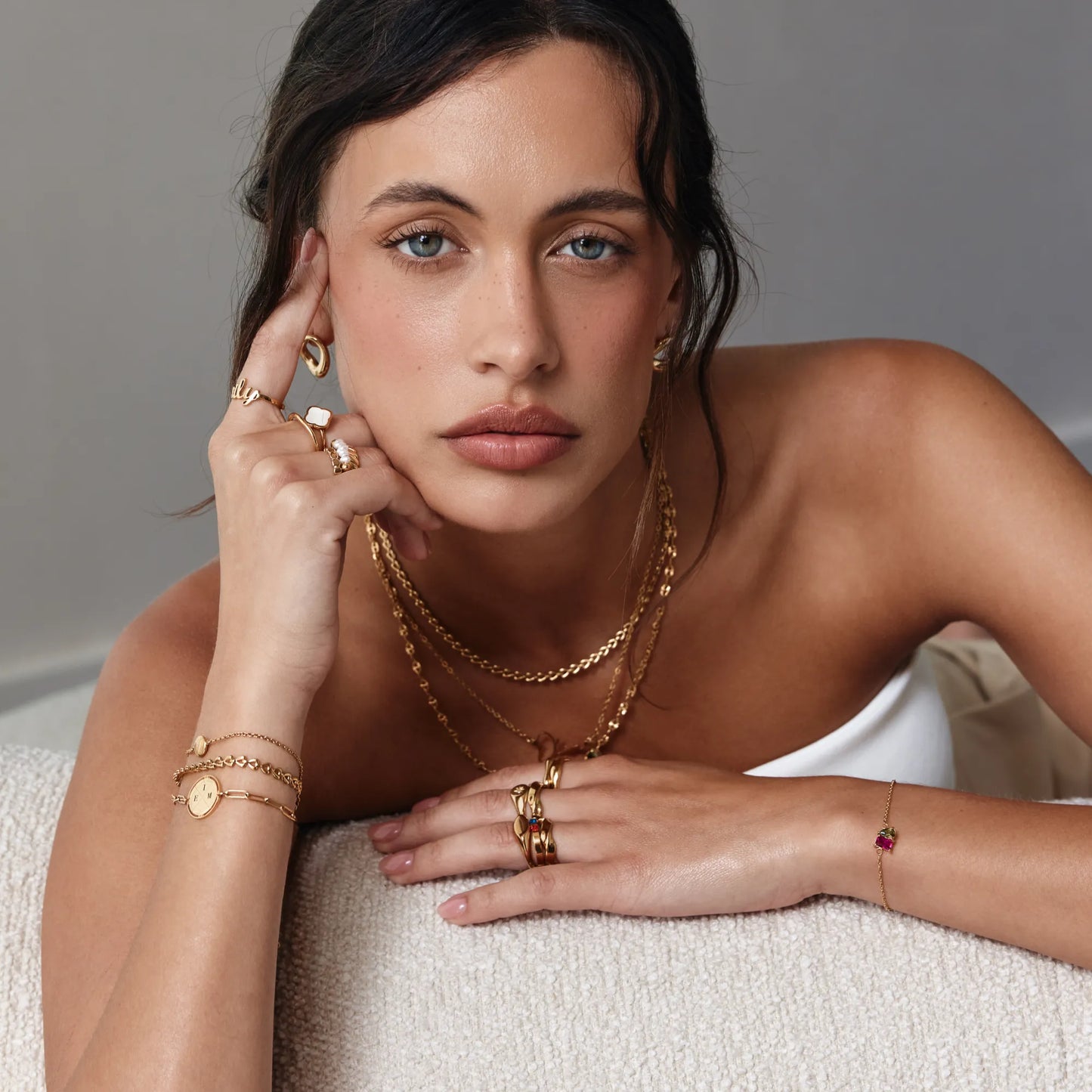 Bague rangée de mini perles