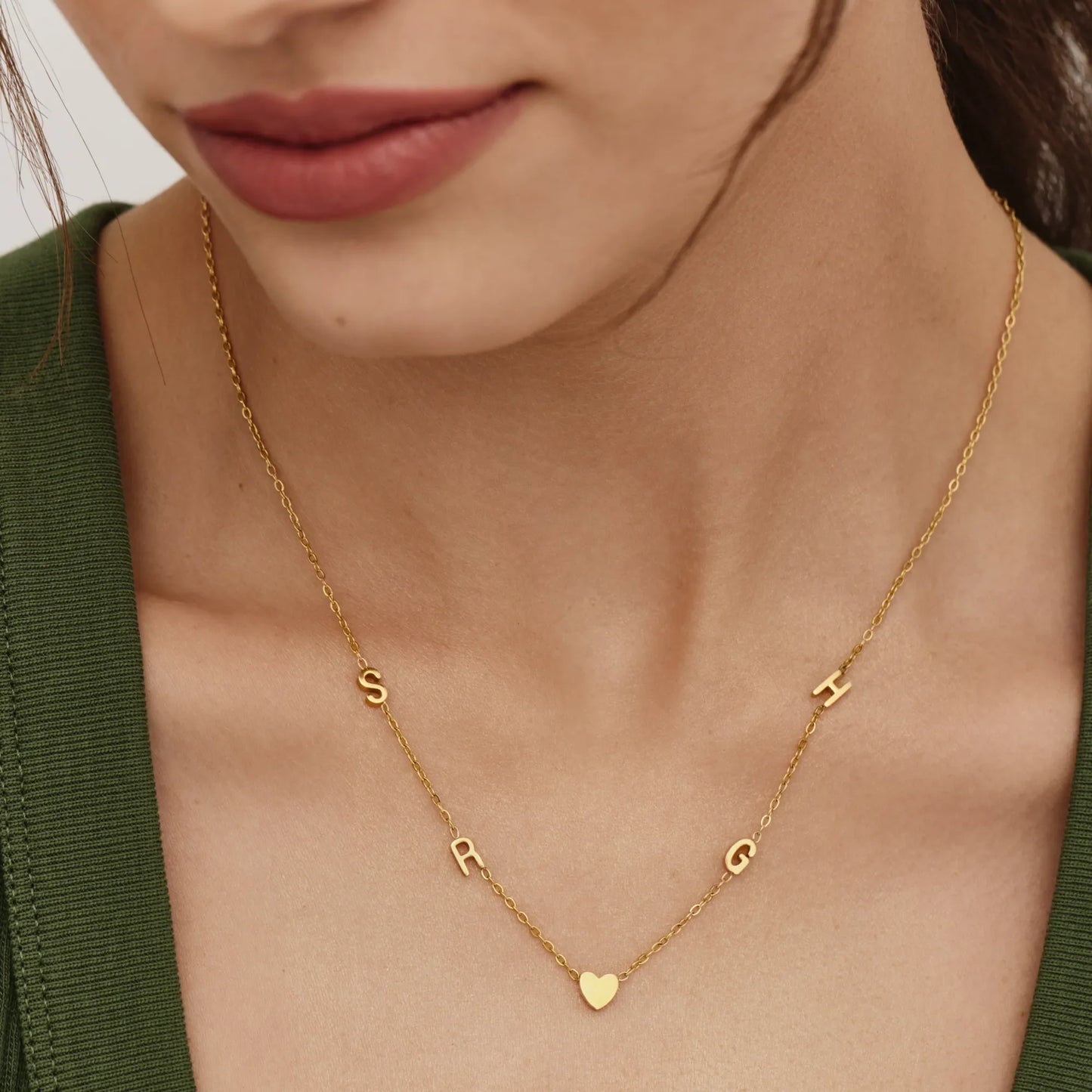 Collar con iniciales múltiples