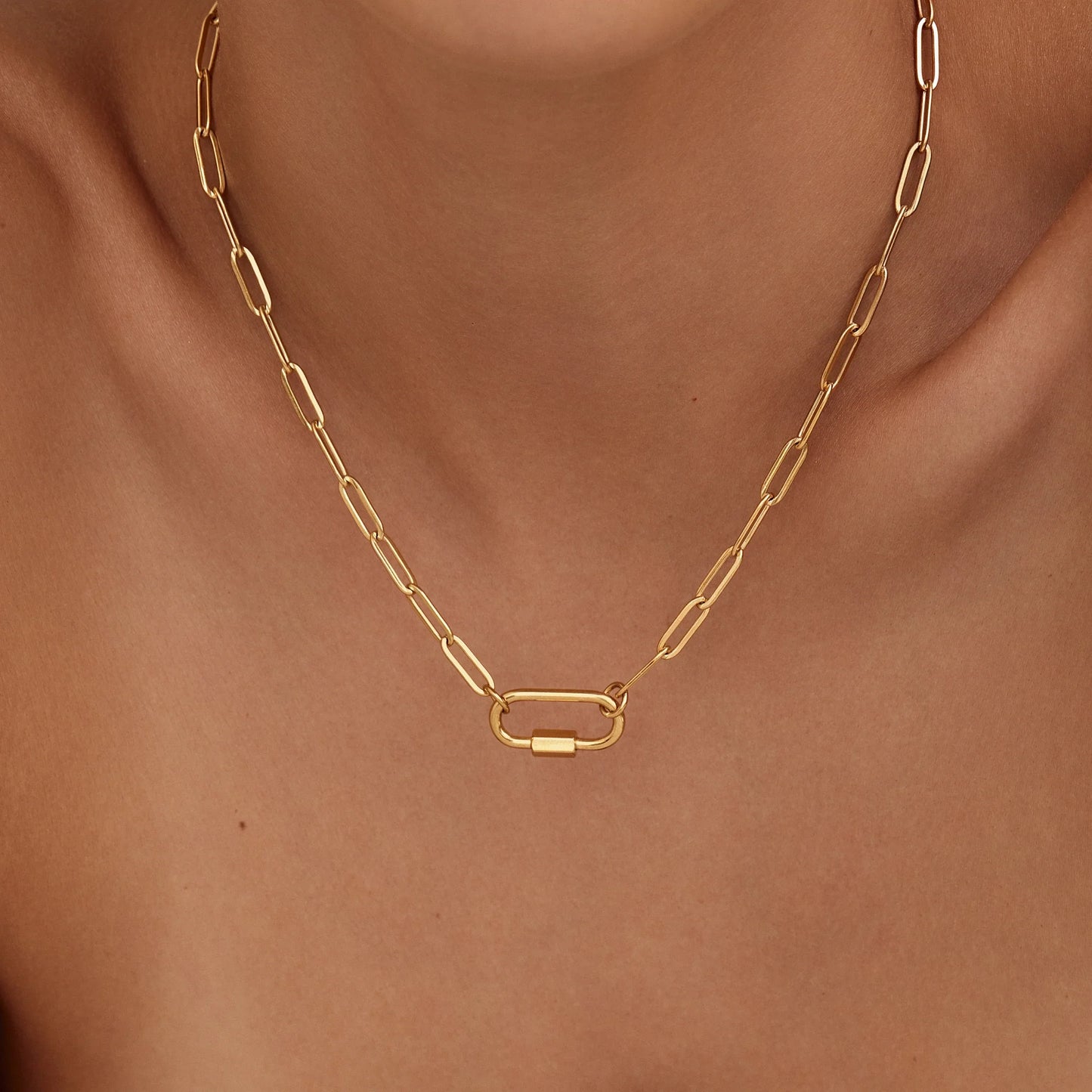 Collar con Colgante de Mosquetón