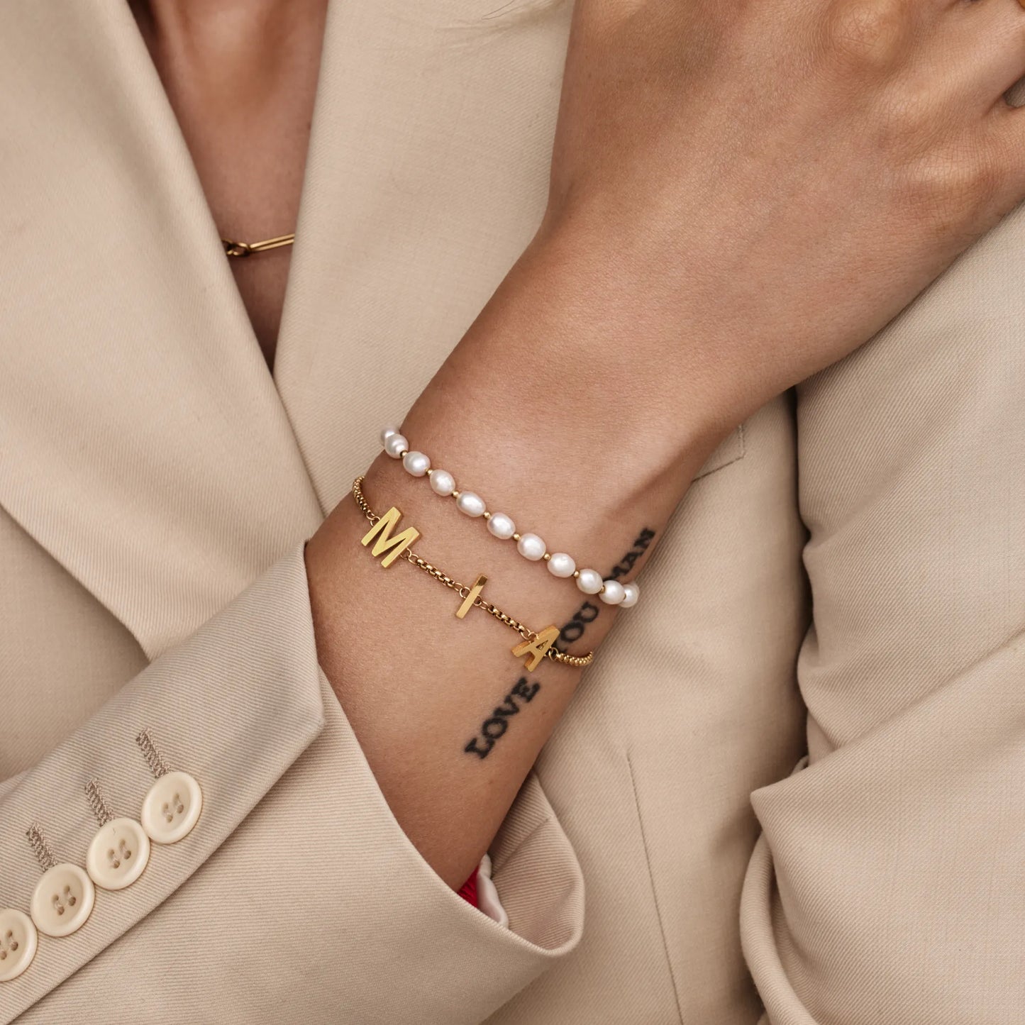 Pulsera clásica personalizada de mujer con nombre en baño de oro de 18k