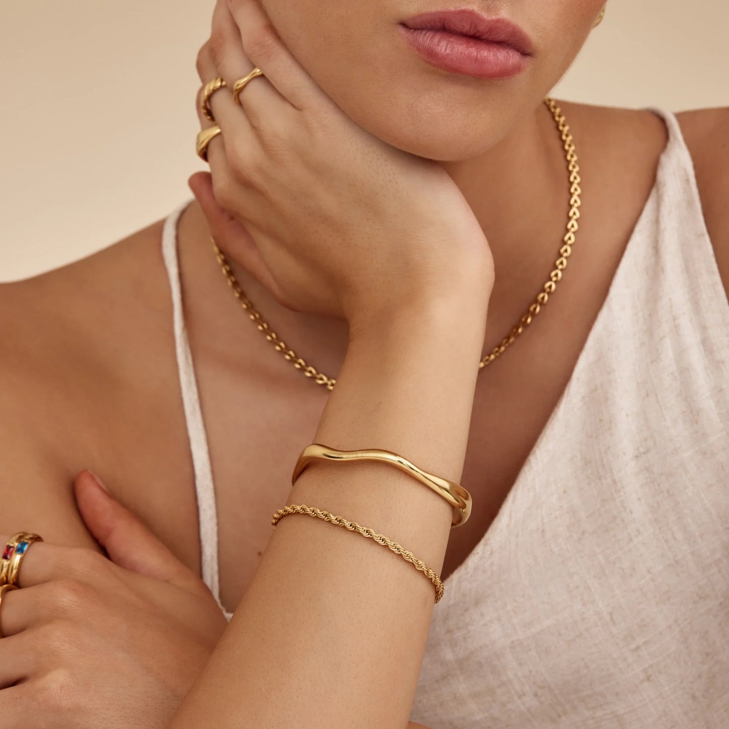 Pulsera Aro Deriva con Baño de Oro 18k — Mujer