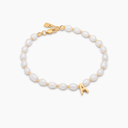 Pulsera inicial de perlas en baño de oro de 18k — Mujer