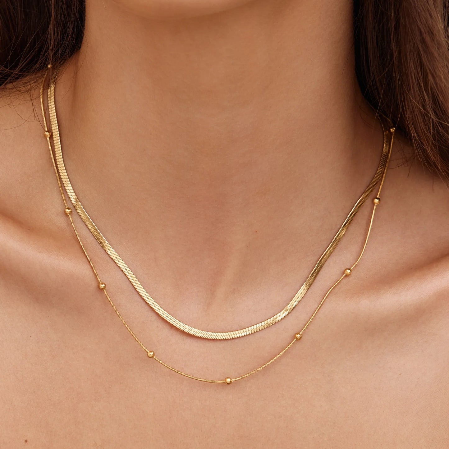 Collar de cadena en capas con diseño de serpiente y satélite