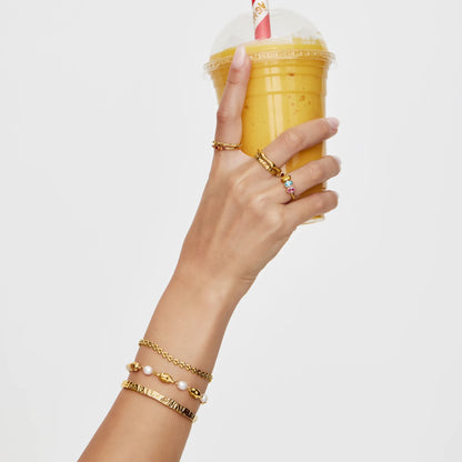 Delicada pulsera de trébol