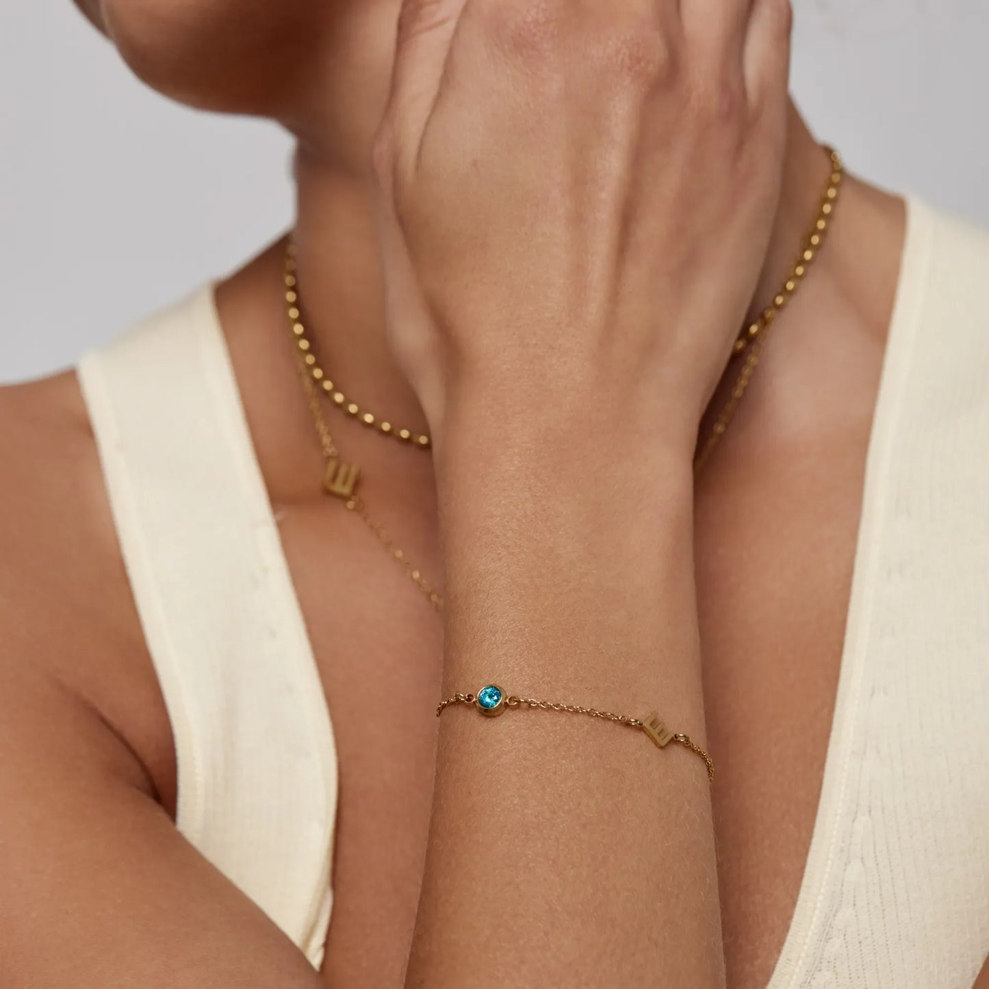 Pulsera con piedra natal engastada lateralmente