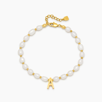 Pulsera inicial de perlas en baño de oro de 18k — Mujer