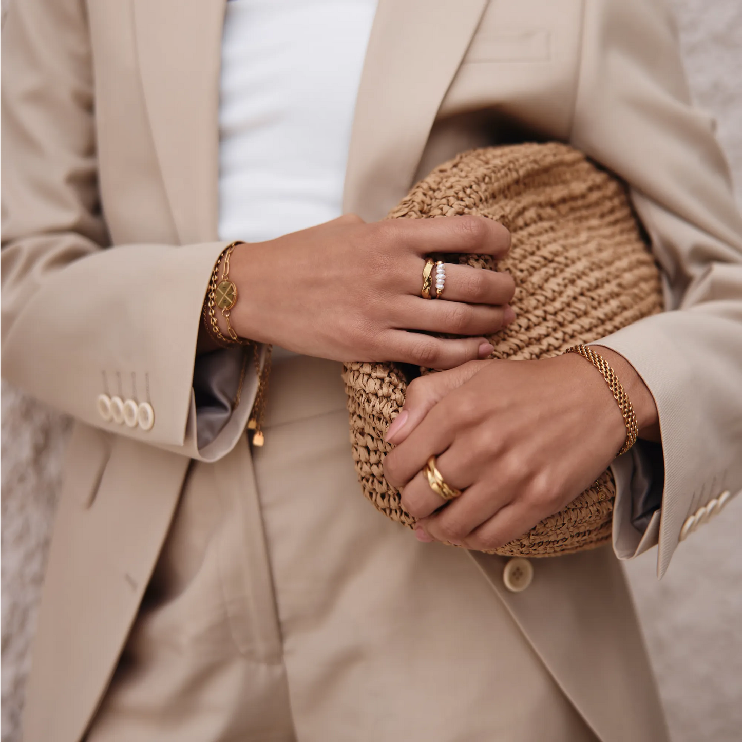 Bague rangée de mini perles