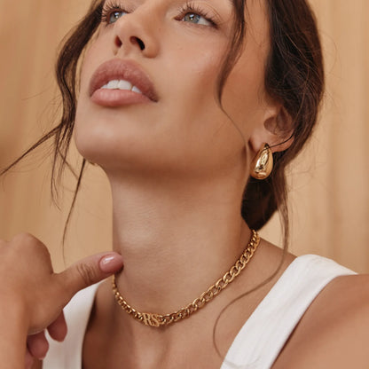 Collar gargantilla con inicial