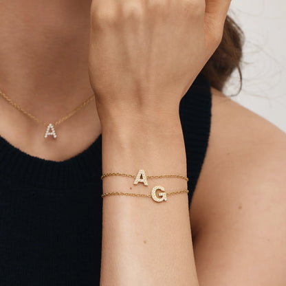 Pulsera inicial con pavé