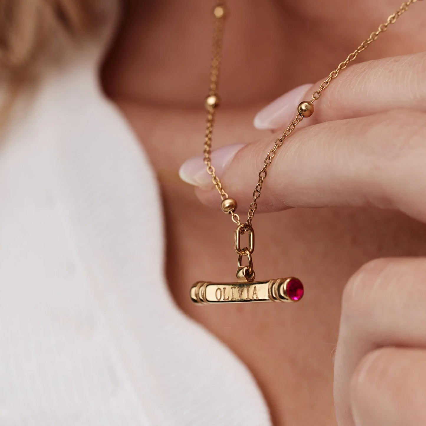 Collar con barra en T personalizado con nombre y piedra de nacimiento