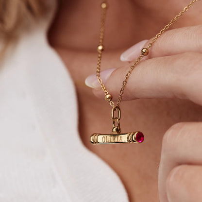 Collar con barra en T personalizado con nombre y piedra de nacimiento