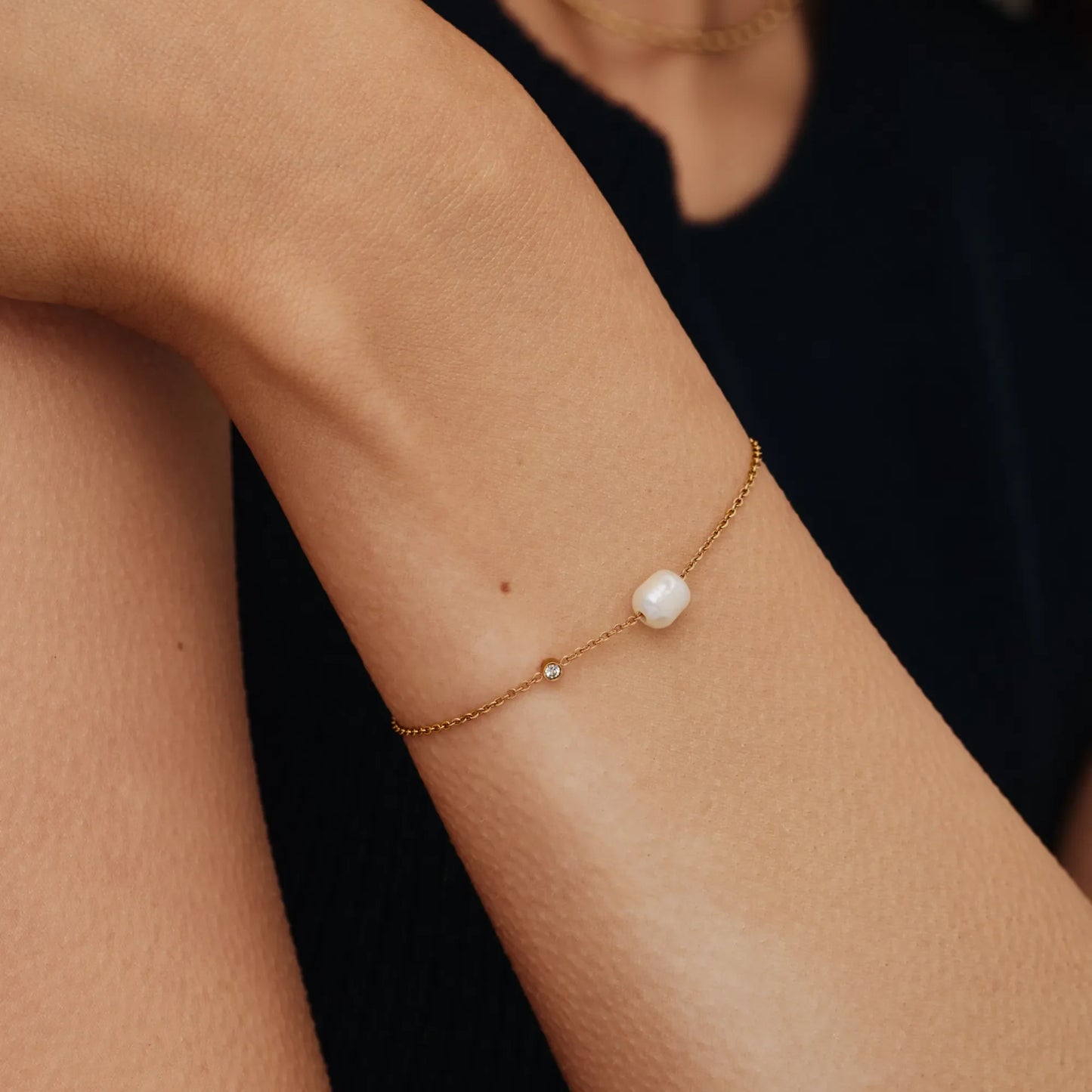 Pulsera Perla Agua Dulce Delicada en Baño Oro 18k — Mujer