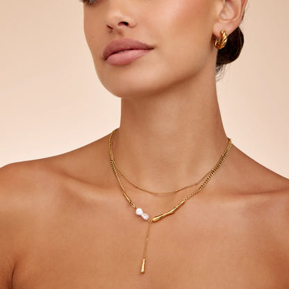 Collar Barra Perlas Elara con Baño de Oro de 18k — Mujer