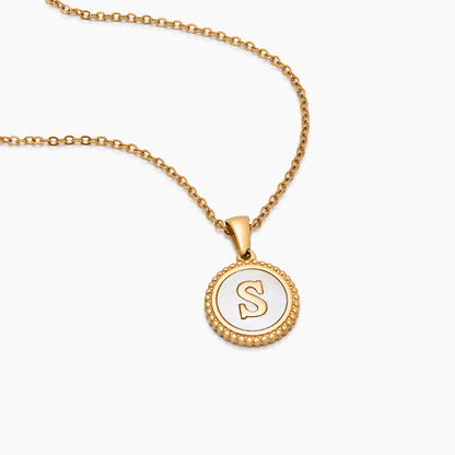 Collar Inicial Nácar Colgante en Baño Oro 18k — Mujer