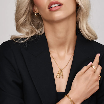 Collar de Singapur con varios nombres