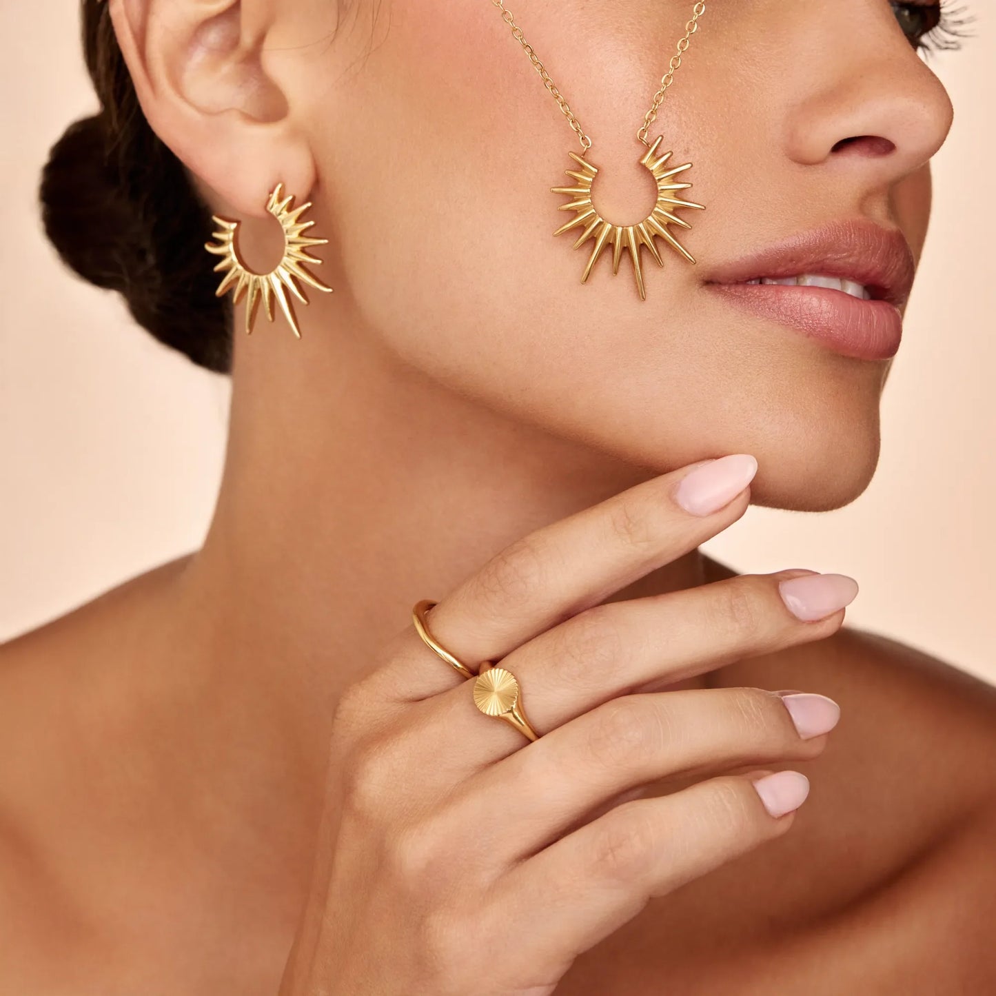 Collar Sol Helia Baño Oro 18k — Mujer