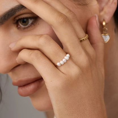 Bague rangée de mini perles