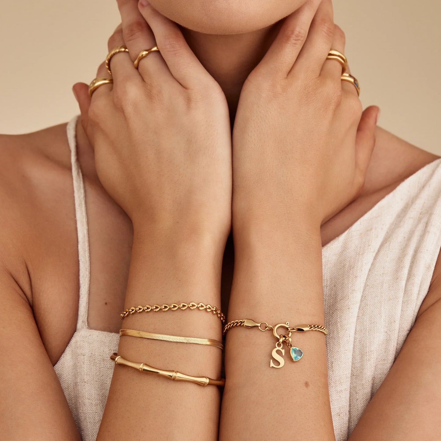 Pulsera Cadena de Corazones en Baño Oro 18k — Mujer