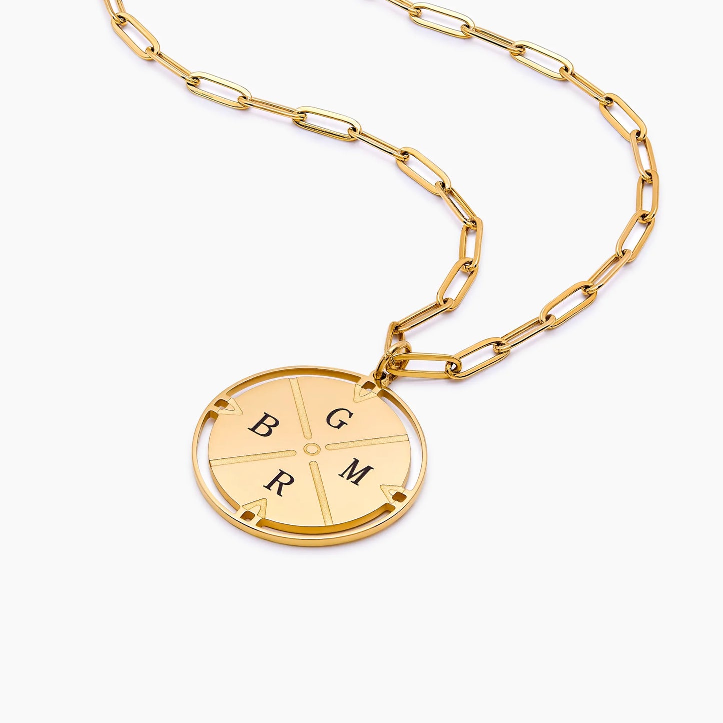Collar con brújula con inicial grabada