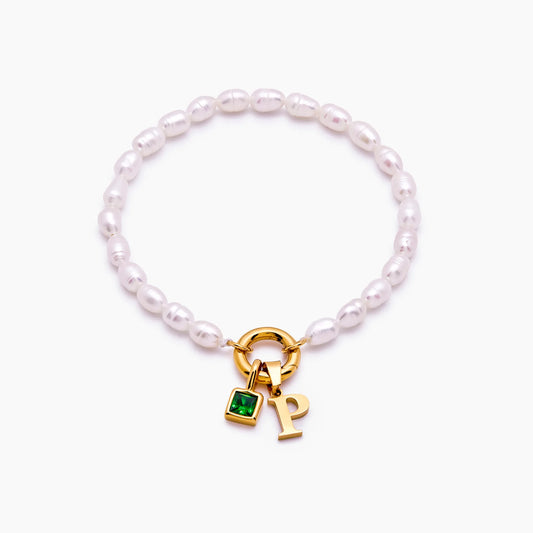 Pulsera de perlas con inicial y piedra de nacimiento
