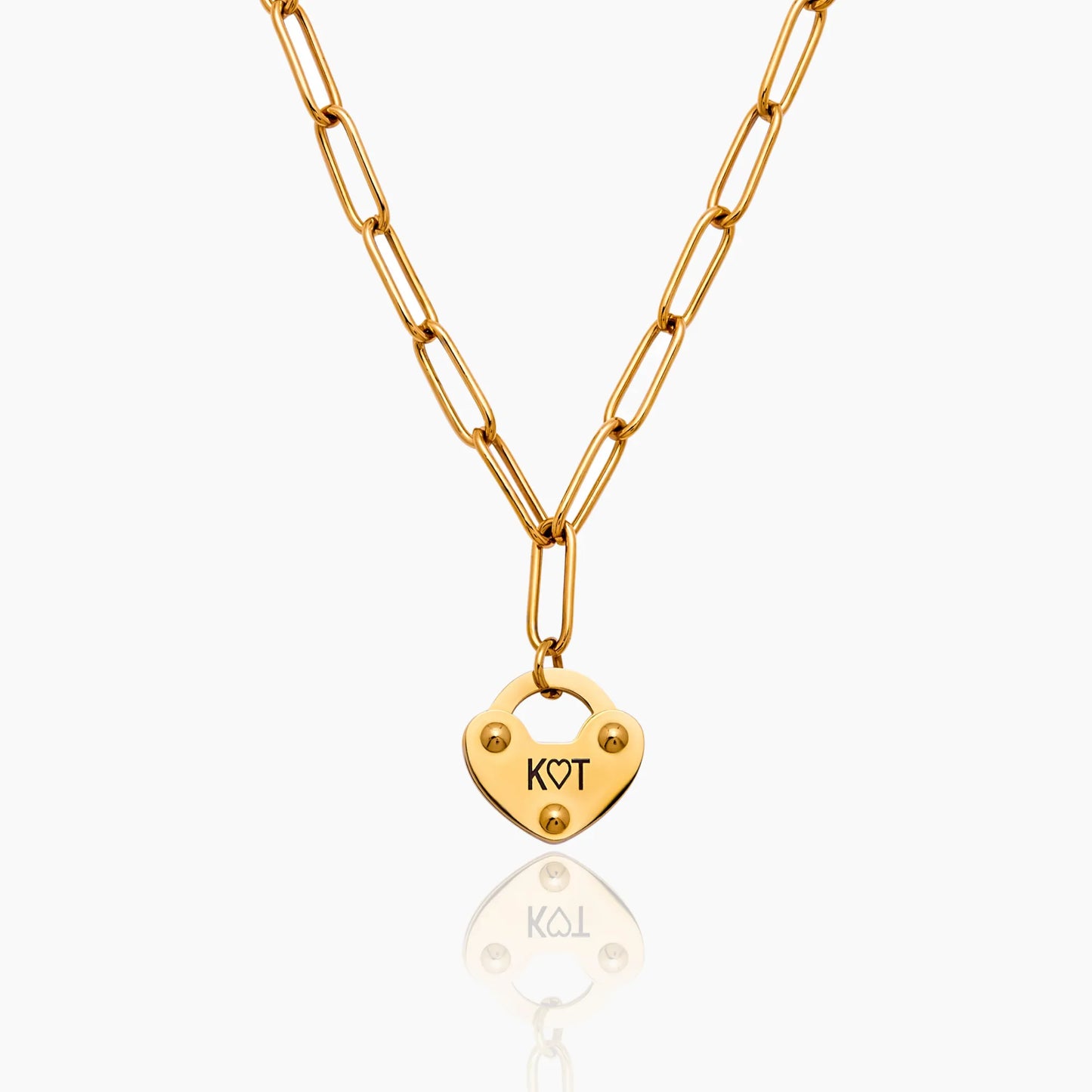 Collar con inicial de candado de corazón